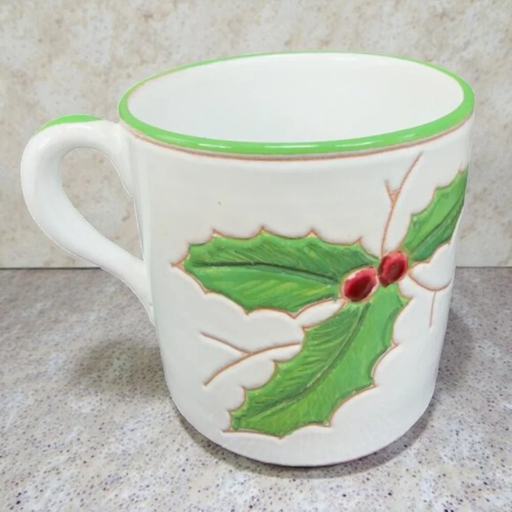 Vintage Italian Pottery Coffee Mug Cup Set 2 Mugs Holly Berry‎ Christmas Mugs